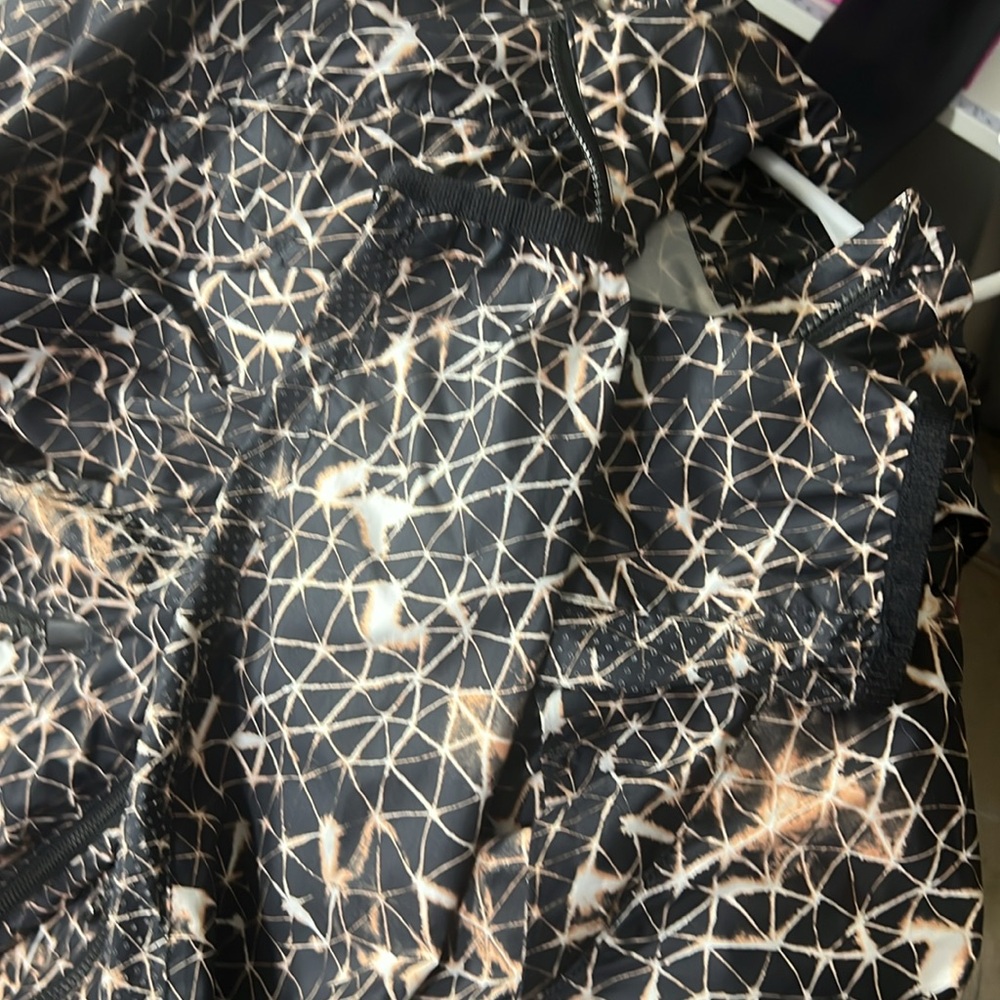 Geometric Black and White rain Jacket 4 - Picture 8 of 8